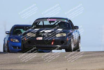 media/Oct-26-2025-CalClub SCCA (Sun) [[8ce1e69566]]/Group 2/Grapevine/